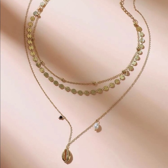 Pearl + Shell Layered Necklace - Picture 2 of 4